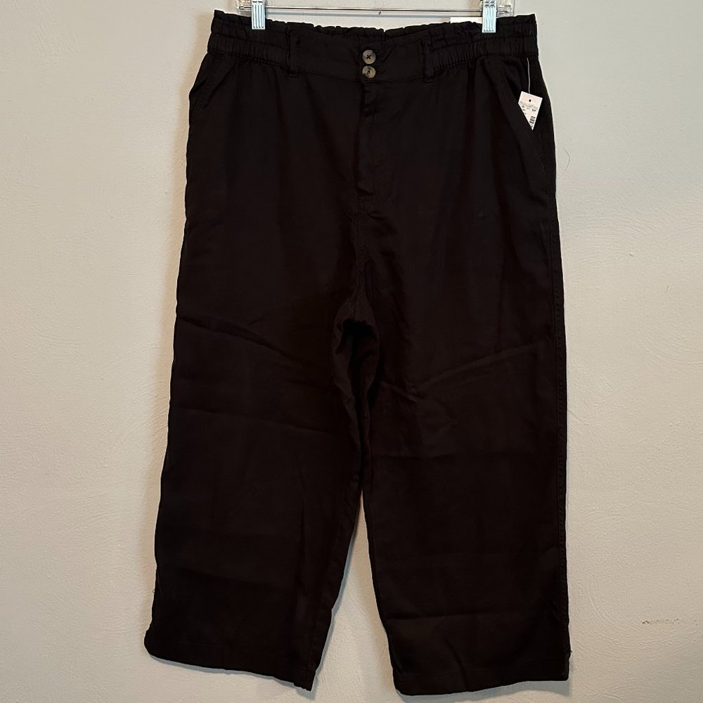 NWT Maurices Weekender High Rise Cropped Wide Leg Pant in Black Size Medium